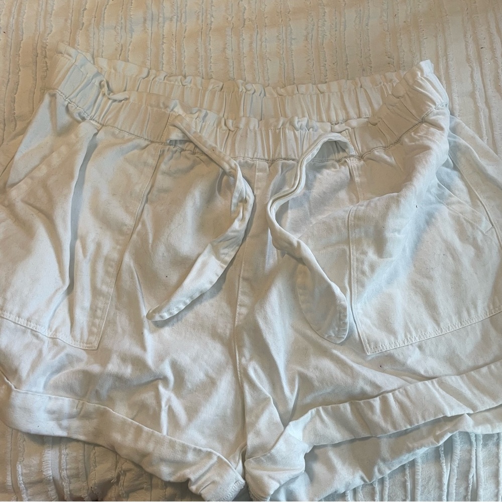 Aerie white shorts